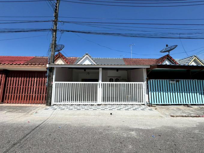 ขายบ้าน ทาวน์เฮ้าส์ชั้นเดียว มือ 2 สุขใจวิลล่า 1 ดอนหัวฬ่อ อำเภอเมืองชลบุรี ชลบุรี JS-244