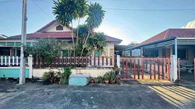 (* รอรีโนเวท) ขายบ้านแฝดชั้นเดียว มือ 2 ปภาดาวิลเลจ ตำบล บ้านบึง อำเภอบ้านบึง ชลบุรี JS-312