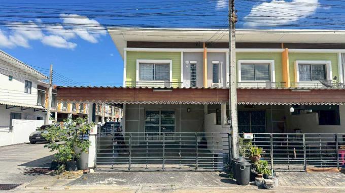 (* รอรีโนเวท) ขายบ้าน ทาวน์เฮ้าส์สองชั้น มือ 2 แฟมิลี่ซิตี้ ตำบล หนองกะขะ อำเภอพานทอง ชลบุรี JS-316