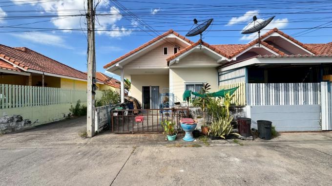 (* รอรีโนเวท) ขายบ้าน ทาวน์เฮ้าส์ชั้นเดียว มือ 2 ปริณดา ตำบล บ้านเก่า อำเภอพานทอง ชลบุรี JS-325