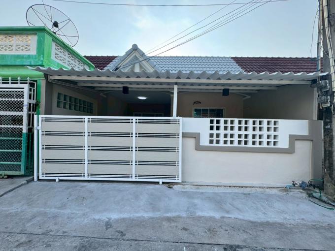 ขายบ้าน ทาวน์เฮ้าส์ชั้นเดียว มือ 2 วนิดา ตำบล นาป่า อำเภอเมืองชลบุรี ชลบุรี JS-336