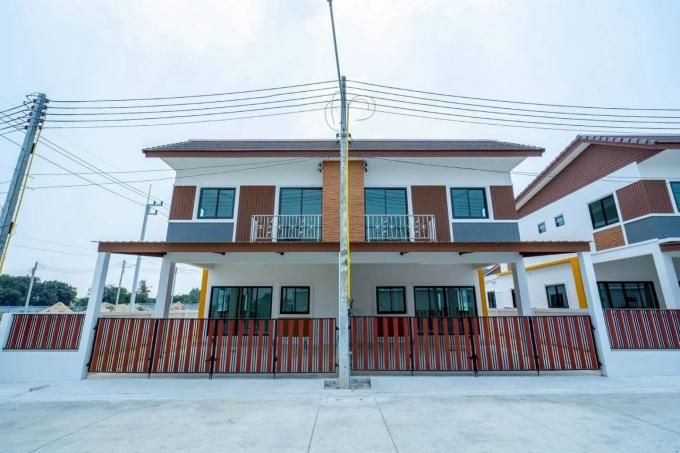 ขายบ้านแฝดสองชั้น มือ 1 ฟ้าใสวิลล์ 4 ตำบล สำนักบก อำเภอ เมืองชลบุรี ชลบุรี JS-376